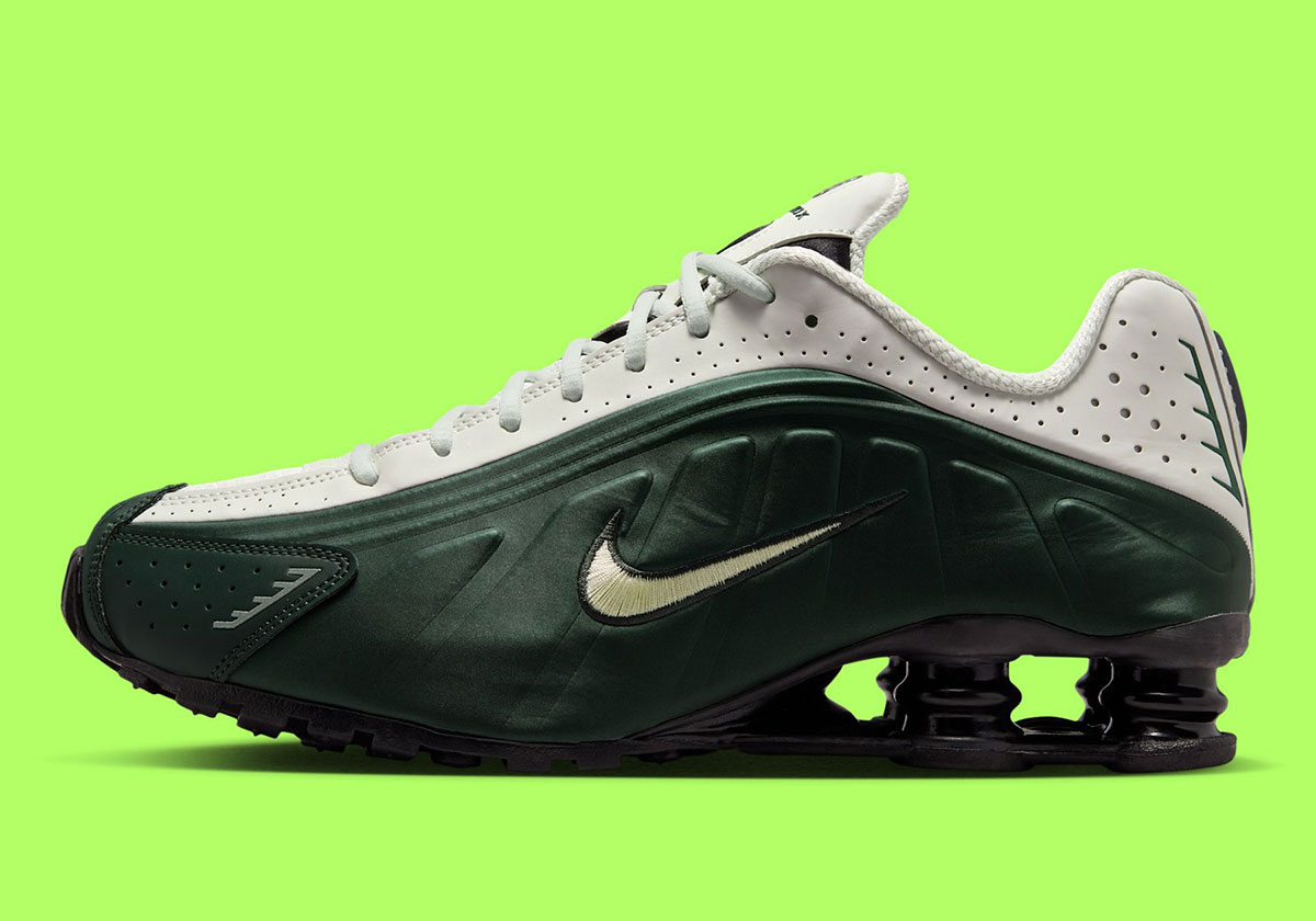 Nike Shox R4 Black Spruce Spruce Fog Black Olive Aura Hq1988 300 1