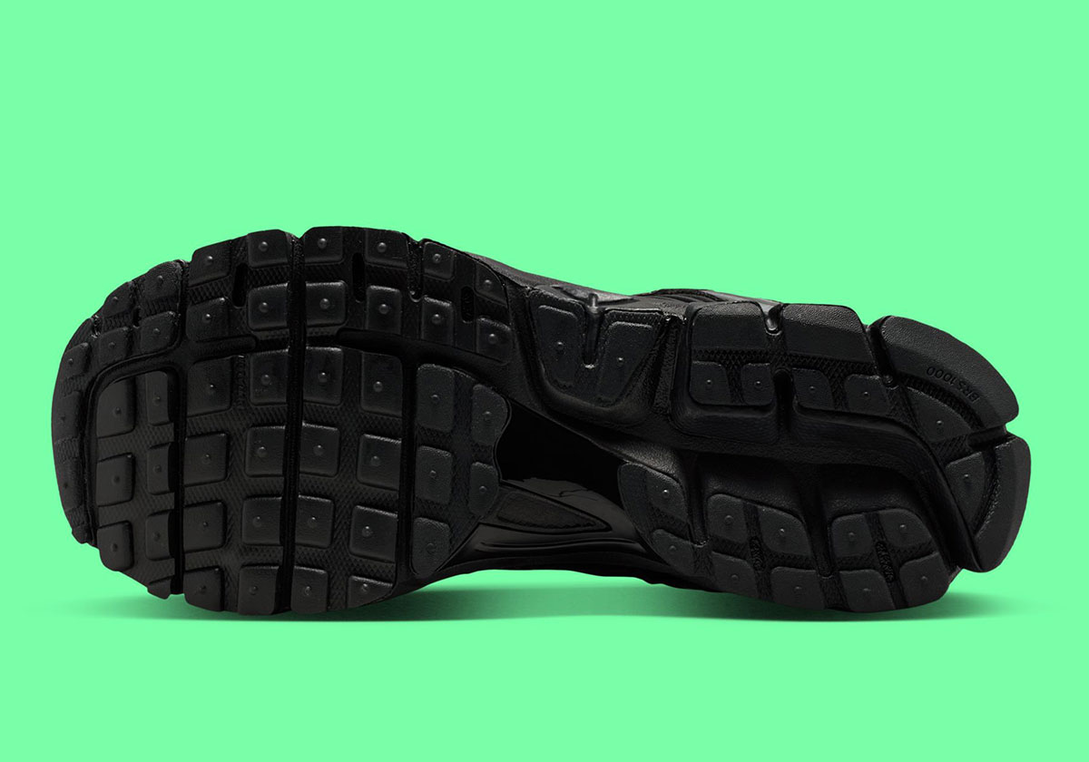 Nike Zoom Vomero 5 Black Metallic Silver Anthracite Ii6236 001 2