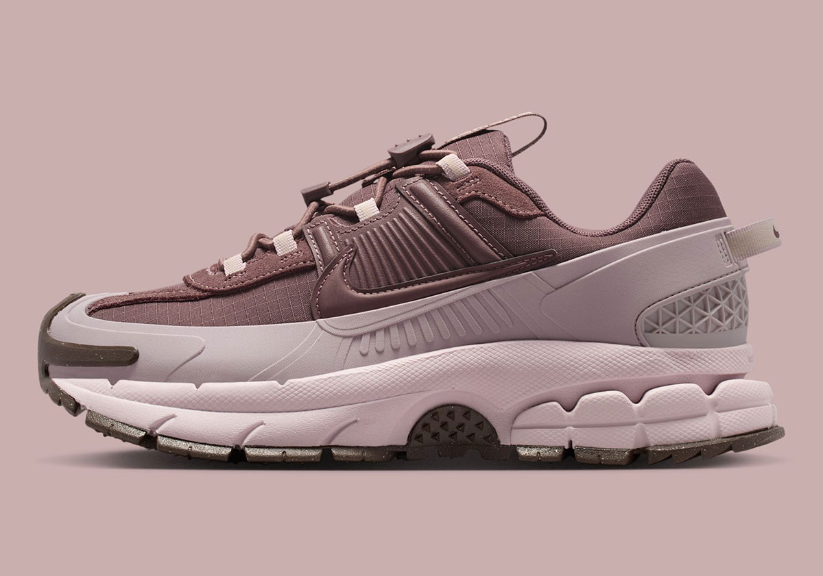 Nike Zoom Vomero 5 Roam Tart Particle Rose Silt Red Hq2181 501 1