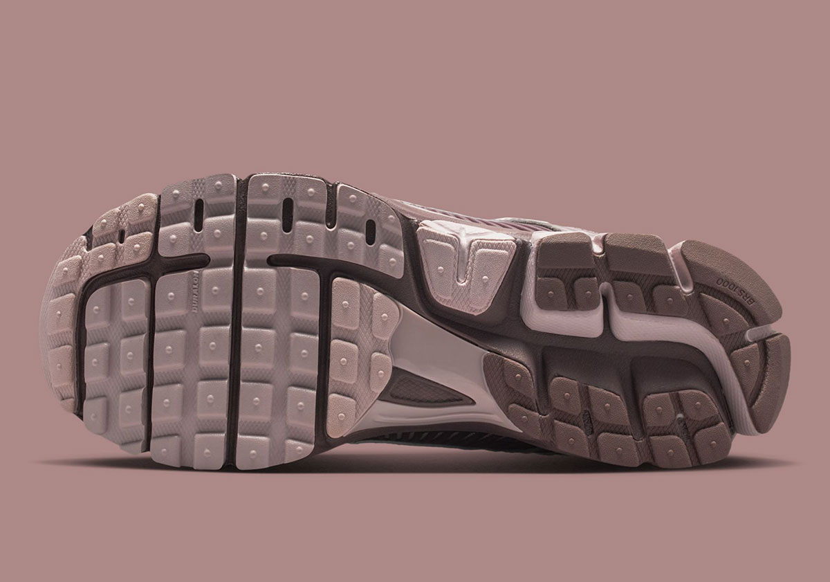 Nike Zoom Vomero 5 Tattoo Particle Rose Light Violet Ore Ii6236 500 2
