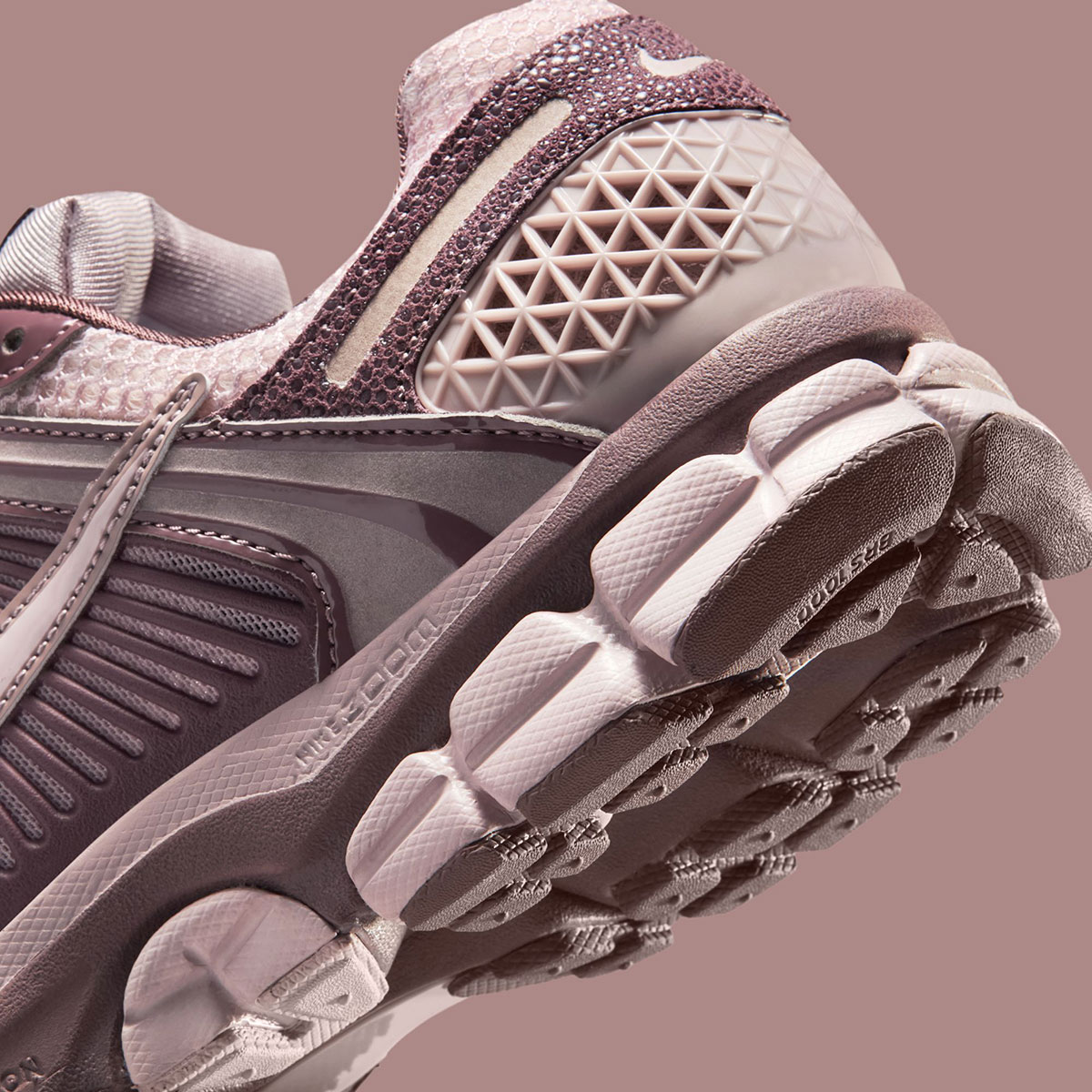 Nike Zoom Vomero 5 Tattoo Particle Rose Light Violet Ore Ii6236 500 8