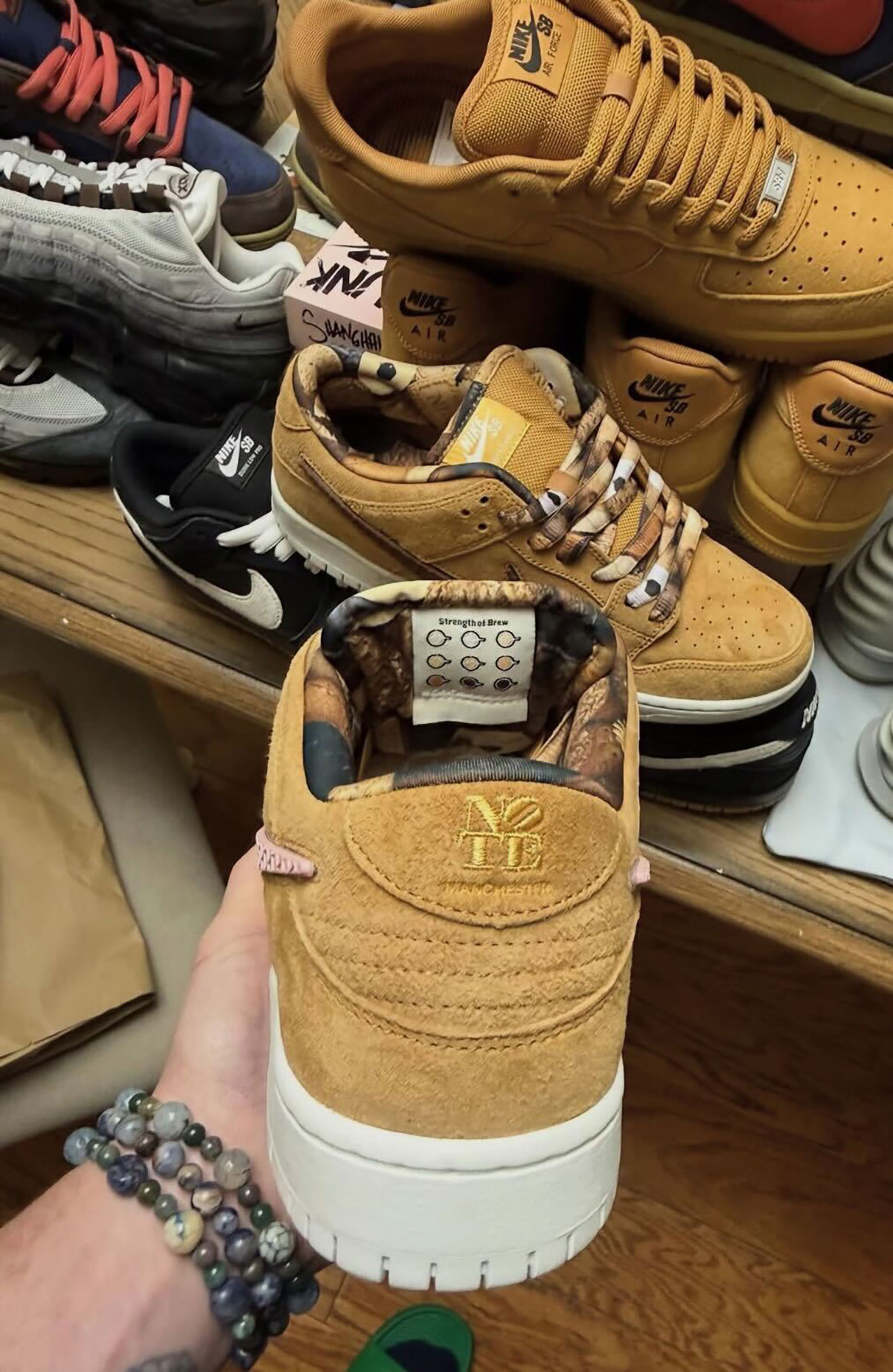 Note Manchester Nike Sb Dunk Low Io9508 200 2