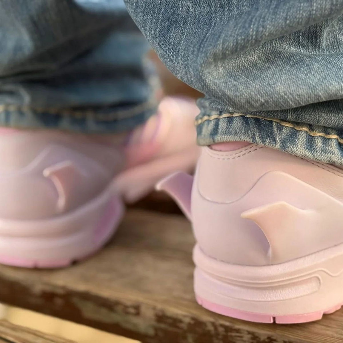 Pokemon Adidas Mewtwo Zx 8000 Ki5326 1