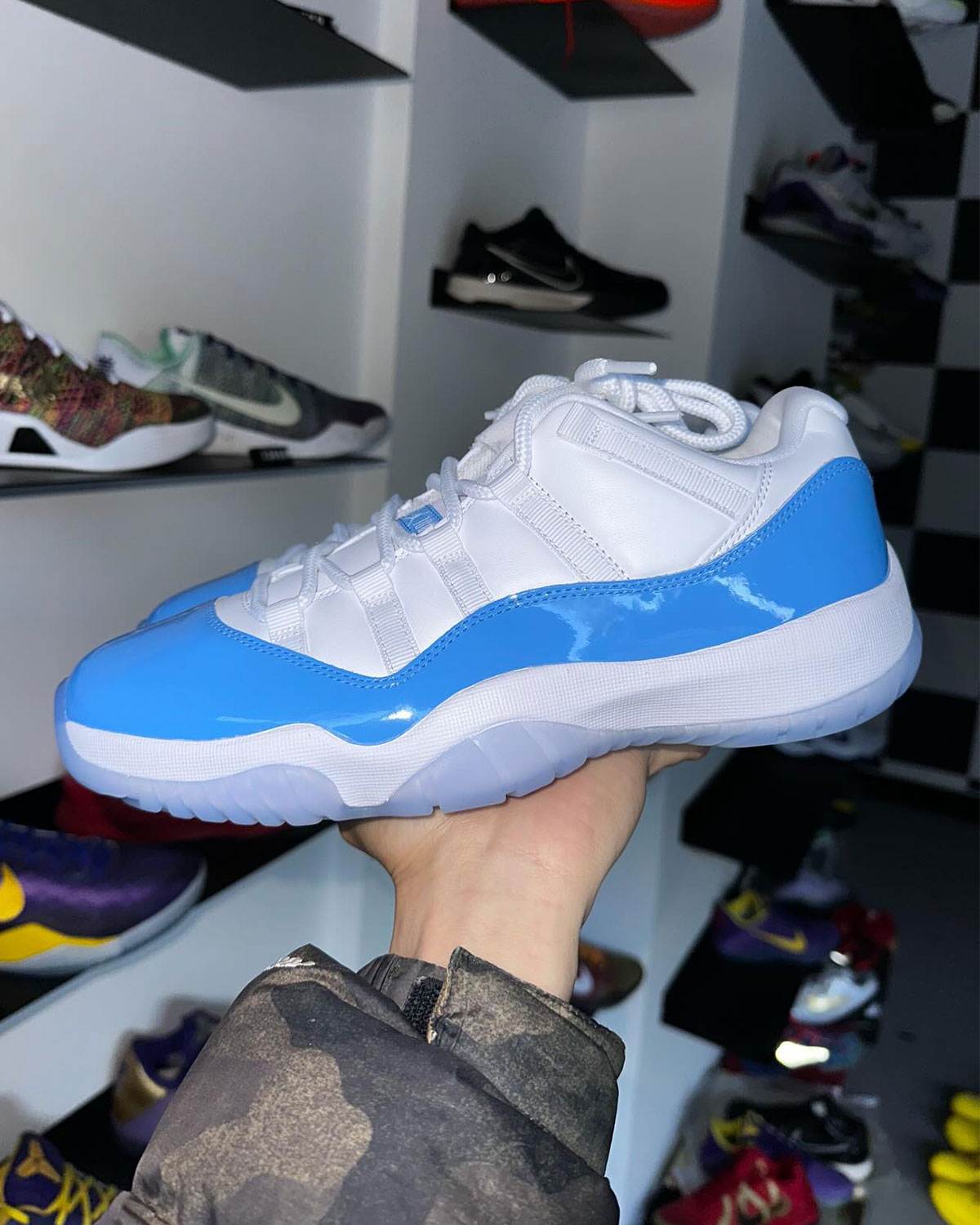 Unc Jordan 11 Low 6