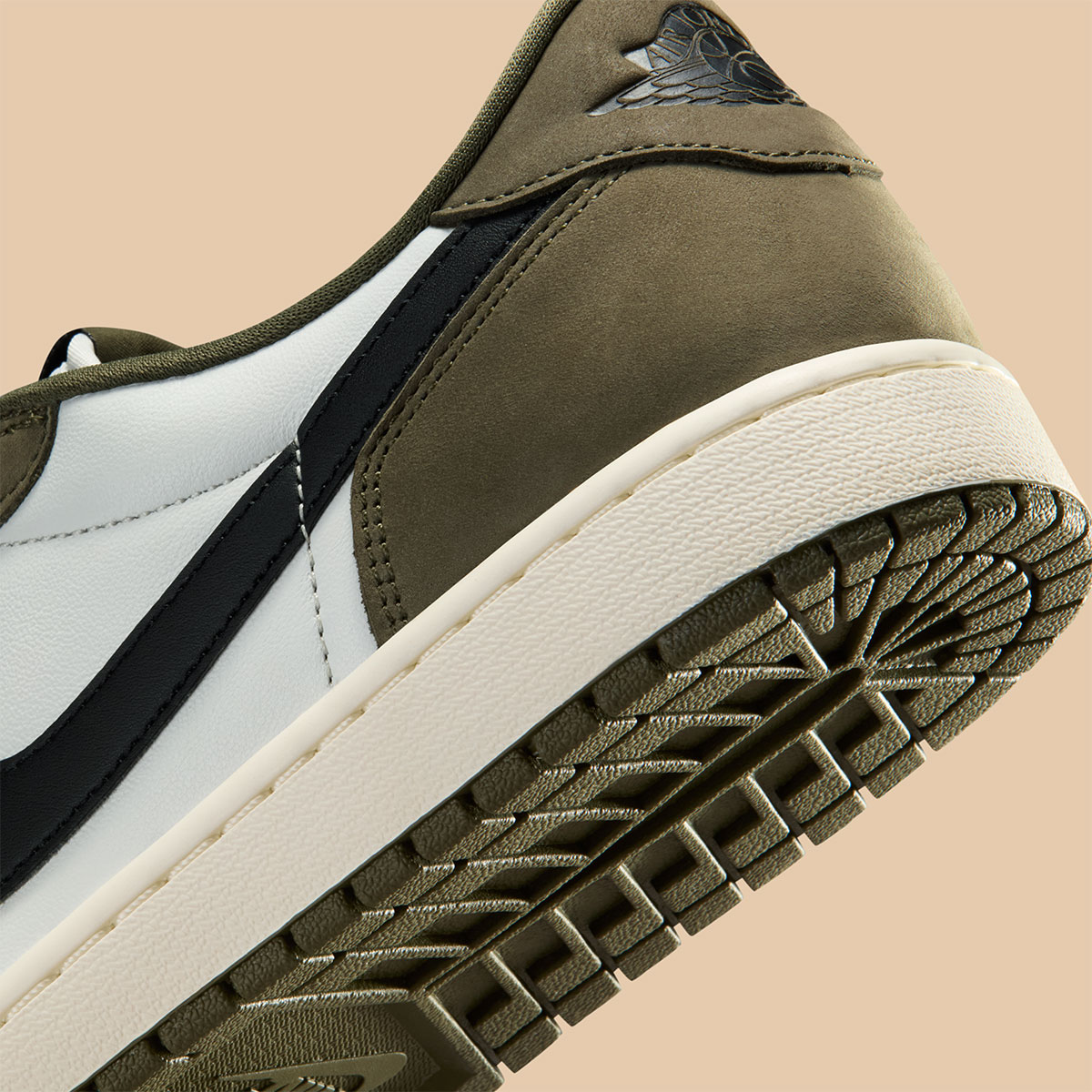 Air Jordan 1 Retro Low Og Medium Olive 8 053357