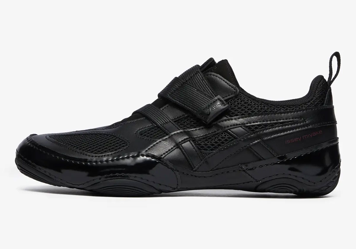 Issey Miyake Asics Hyper Taping Black 1203a819 001 1