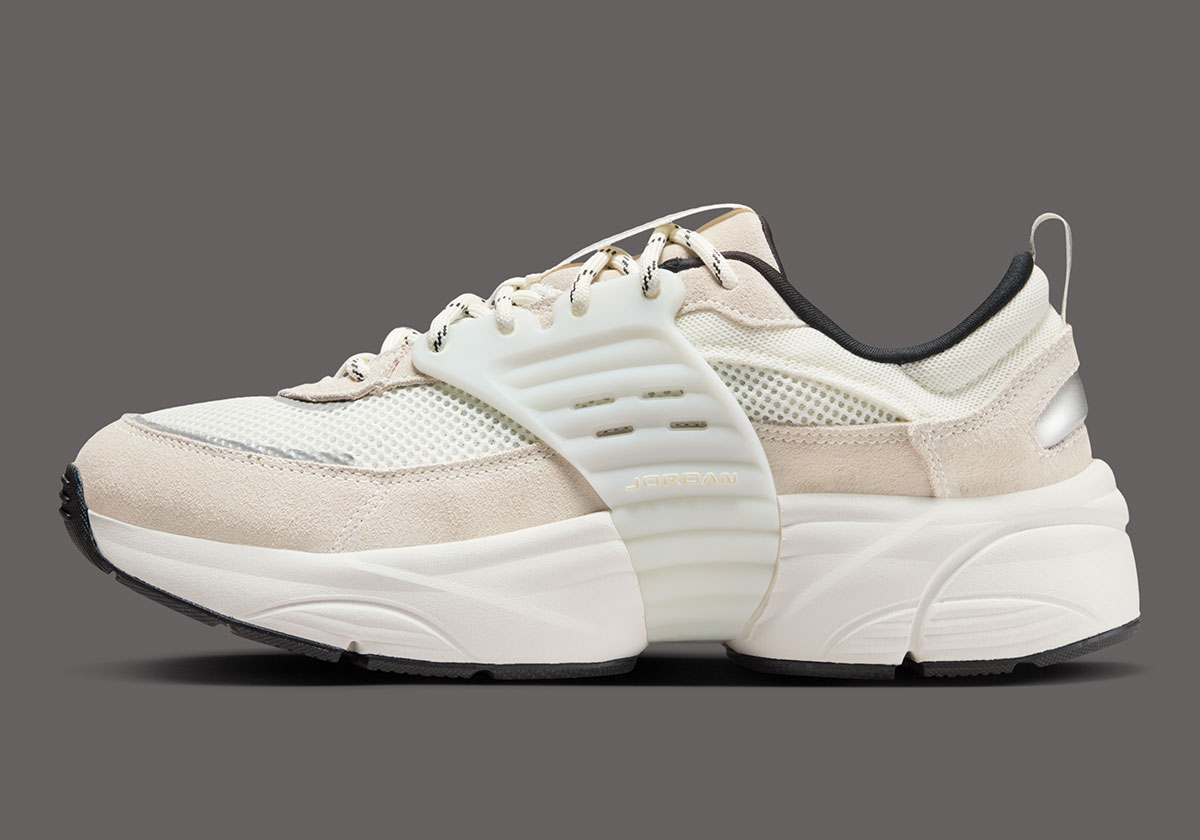 Jordan Trunner O S Sail Black Ib3722 102 1