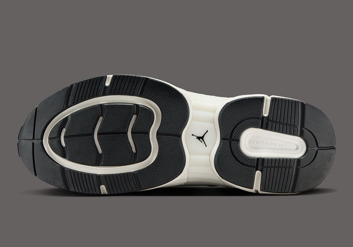 Jordan Trunner O S Sail Black Ib3722 102 2