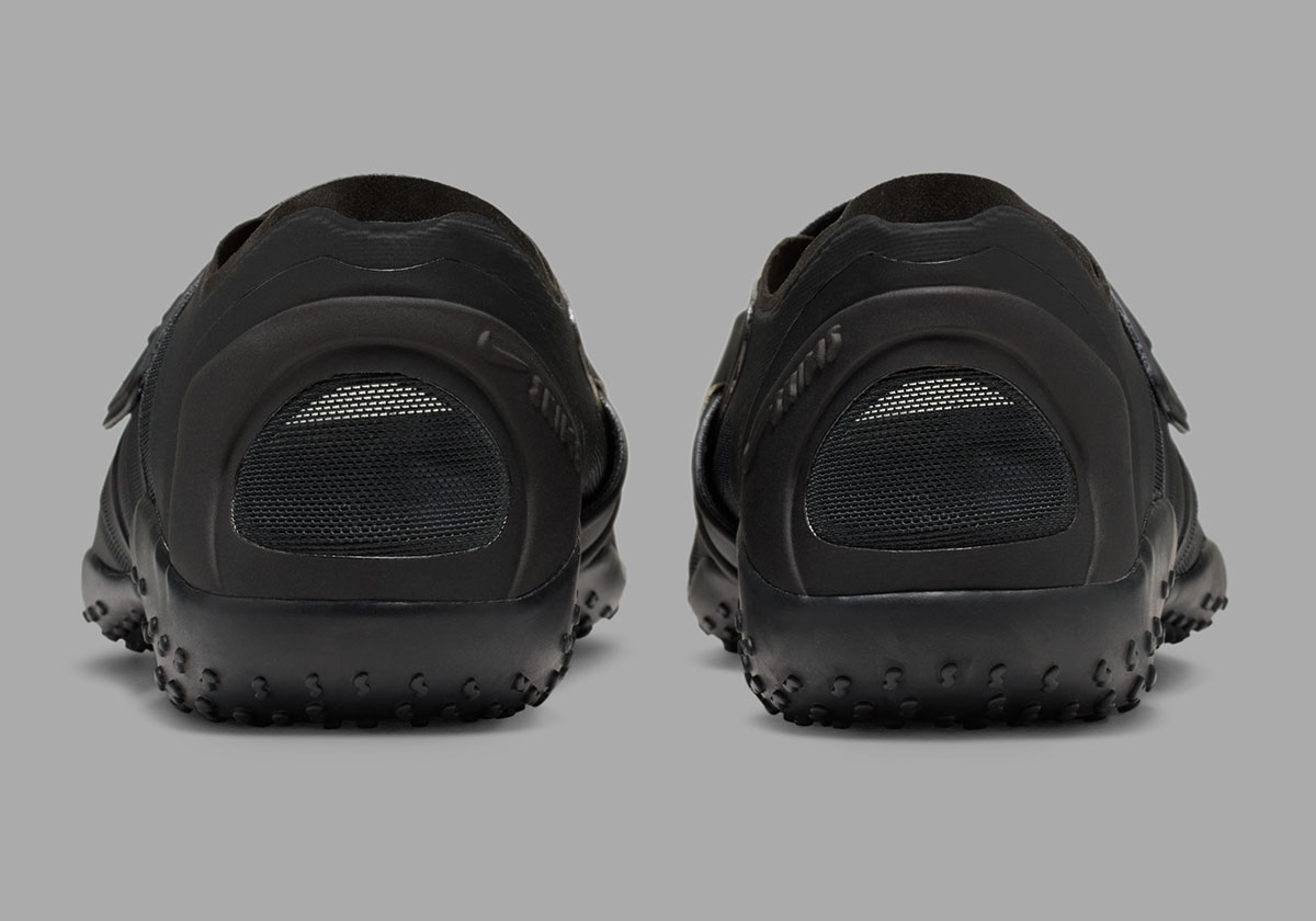 Kim Kardashian Skims Nike Air Rift Release Date Io7694 001 4