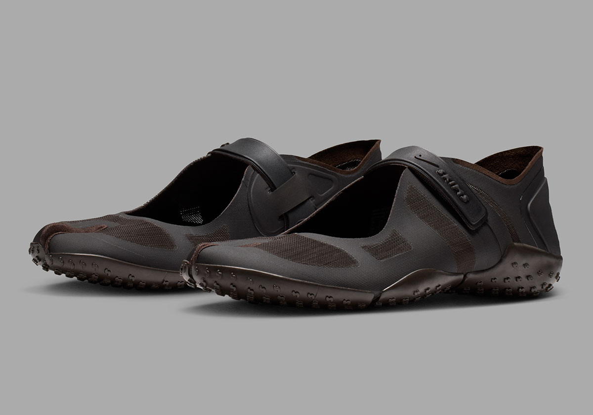 Kim Kardashian Skims Nike Air Rift Release Date Io7694 200 3