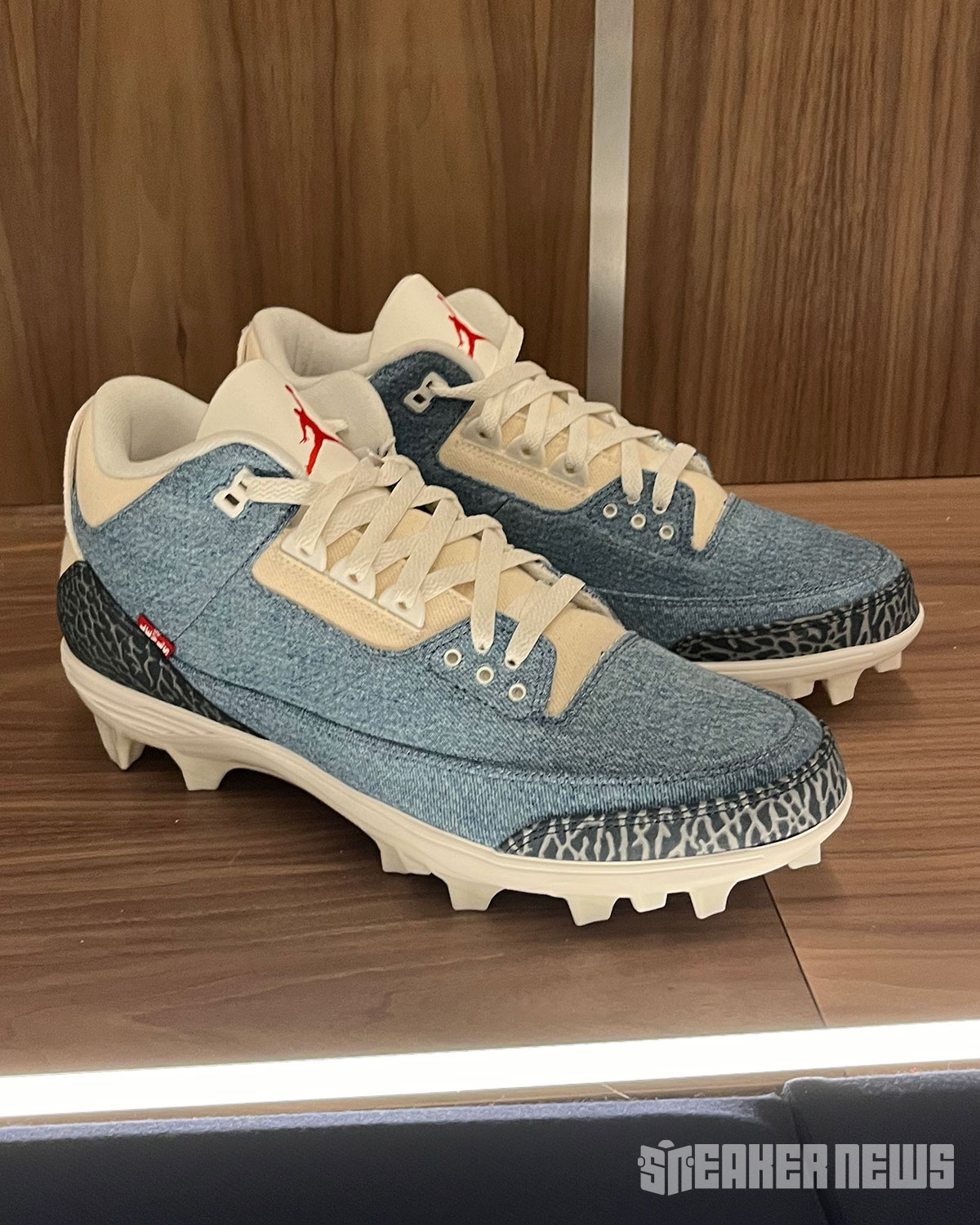 Levis Jordan 3 Football Cleats 1