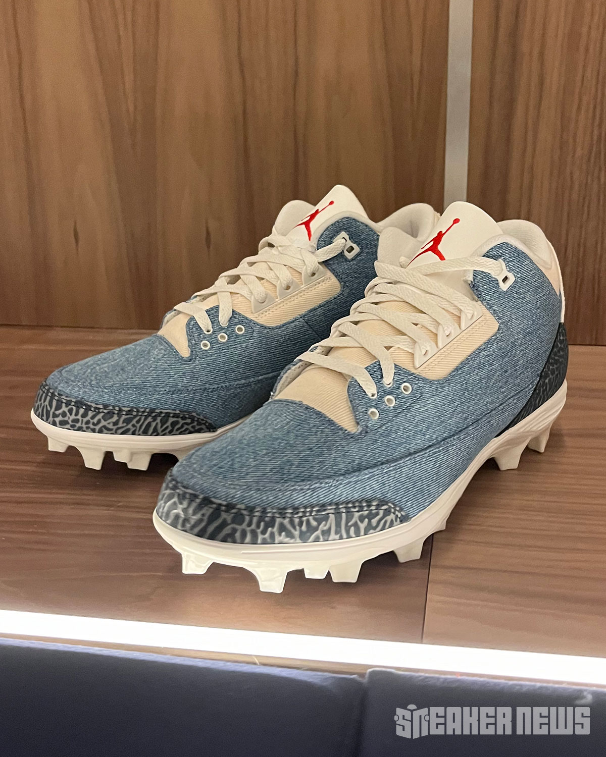 Levis Jordan 3 Football Cleats 2