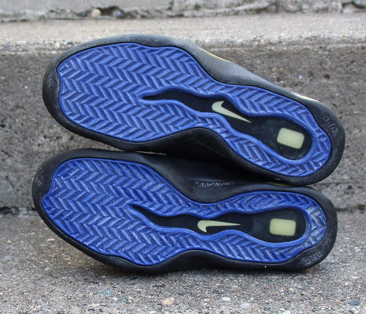 Nike Air Bakin Varsity Royal Black 2026 2