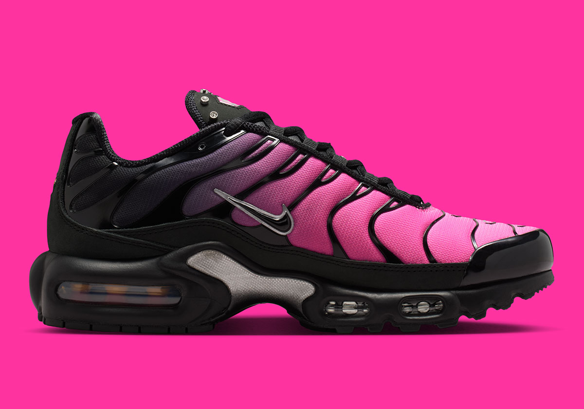 Nike Air Max Plus Black Metallic Silver Peony Iq0280 010 3