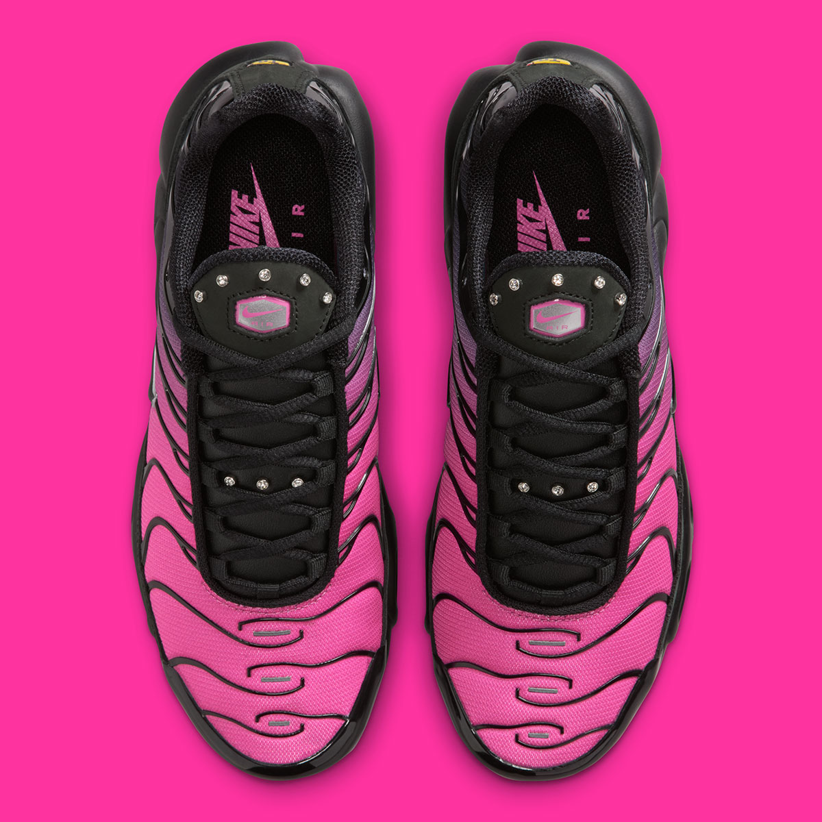 Nike Air Max Plus Black Metallic Silver Peony Iq0280 010 4