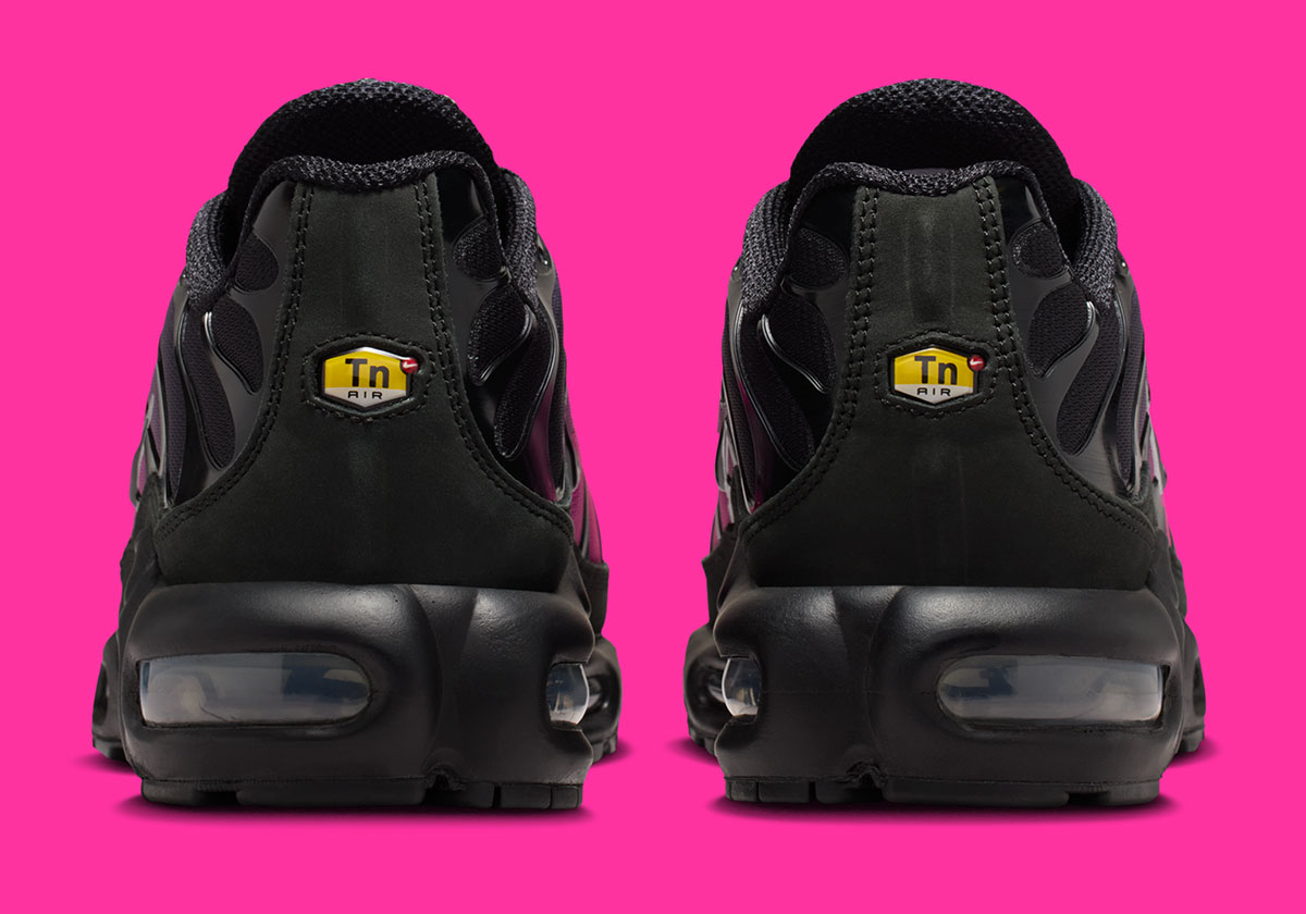 Nike Air Max Plus Black Metallic Silver Peony Iq0280 010 6