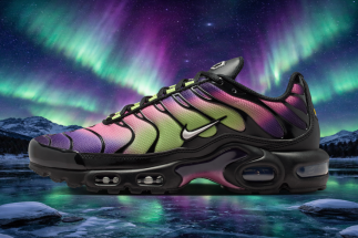 The Northern Lights Cast Onto This Nike Air Max Plus