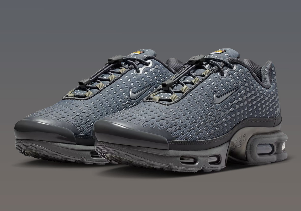 Nike Adds Pull Laces To The Air Max Plus VII