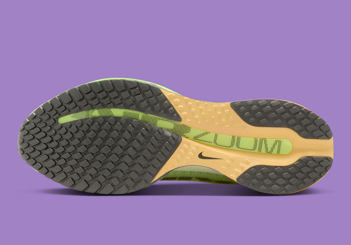 Nike Pegasus Premium Barely Volt Alabaster Hq2592 701 2