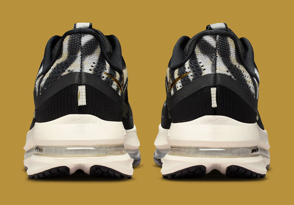 Nike Pegasus Premium Zebra Print Iq0368 010 6