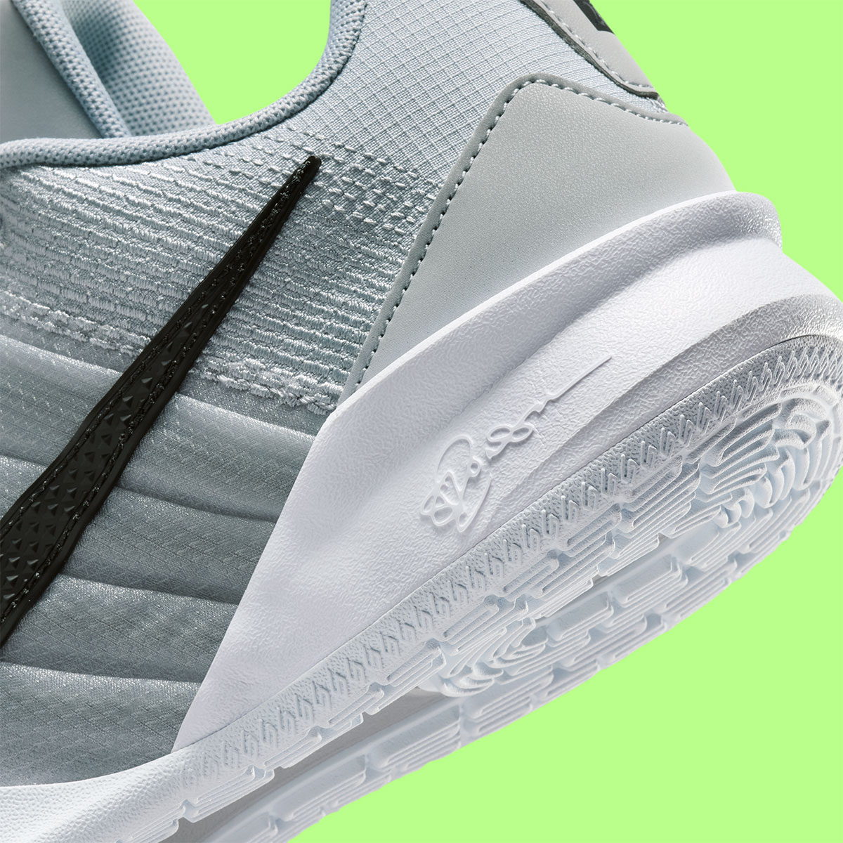 Nike Sabrina 3 Tb Iq9033 001 1