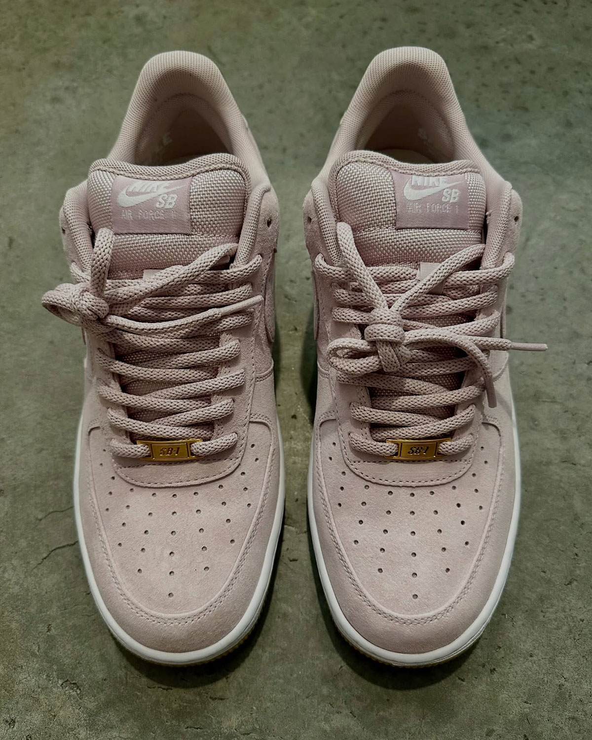 Nike Sb Air Force 1 Friends And Family 2