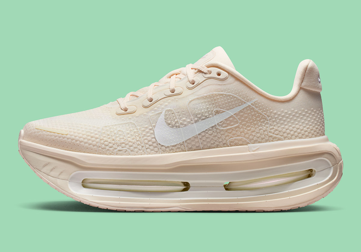 Nike Vomero Premium Chalk Pale Ivory Summit White Iq8102 100 8