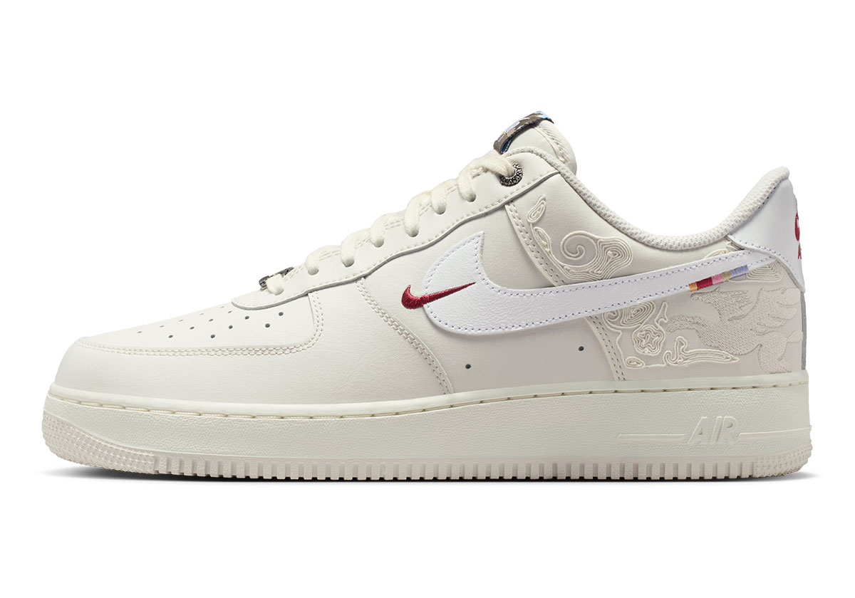 Nike Year Of The Horse Lunar New Year 2026 Iq1119 011