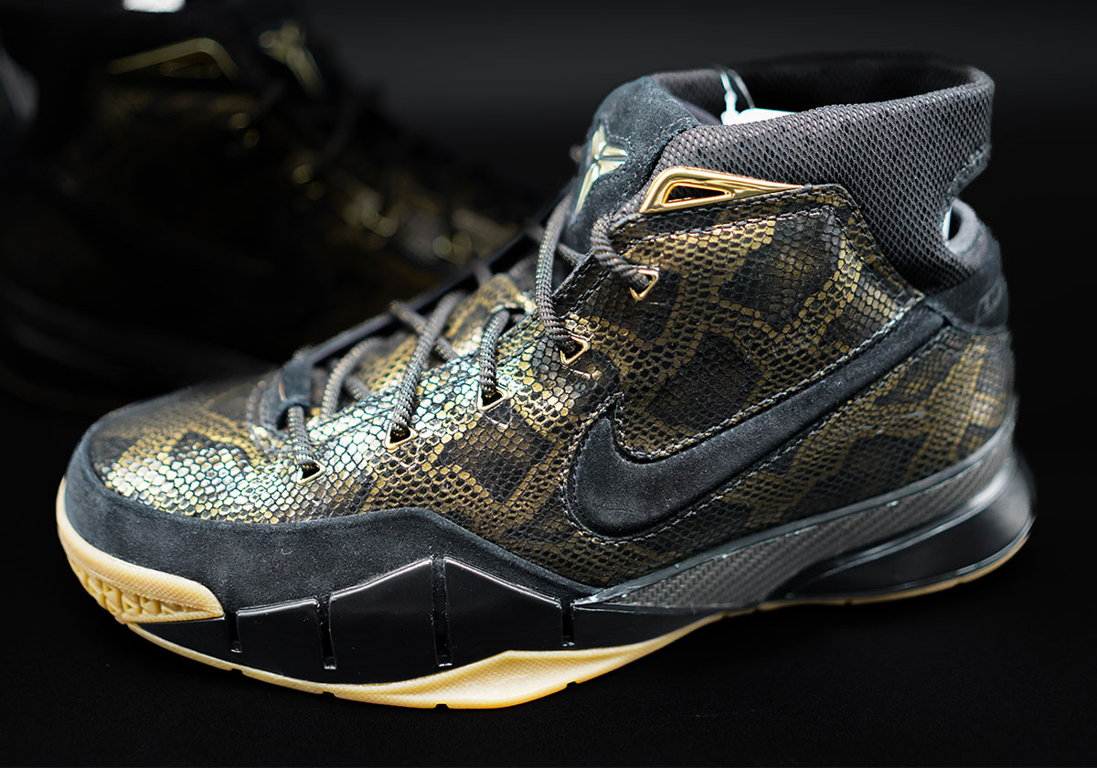 Nike Zoom Kobe 1 Lux Snakeskin Sample 2