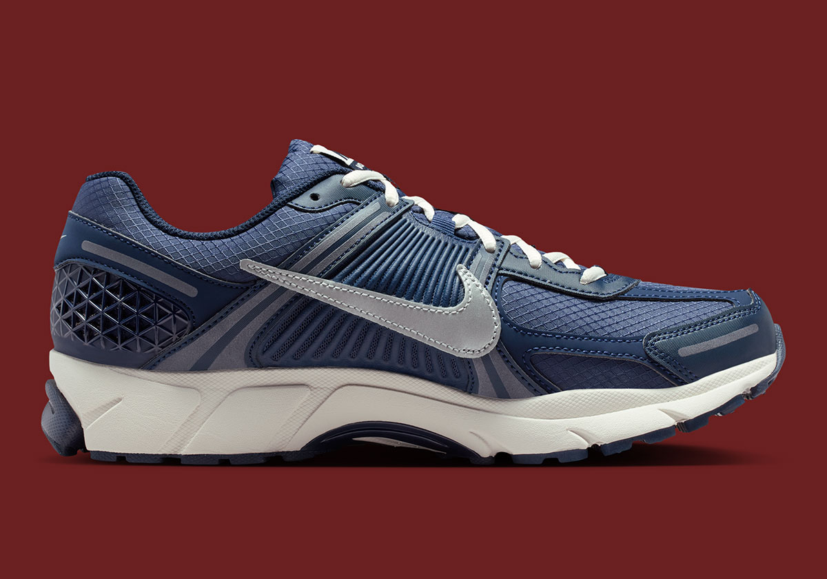 Nike Zoom Vomero 5 Blue Void Midnight Navy Light Orewood Brown Metallic Silver Iq6589 400 3