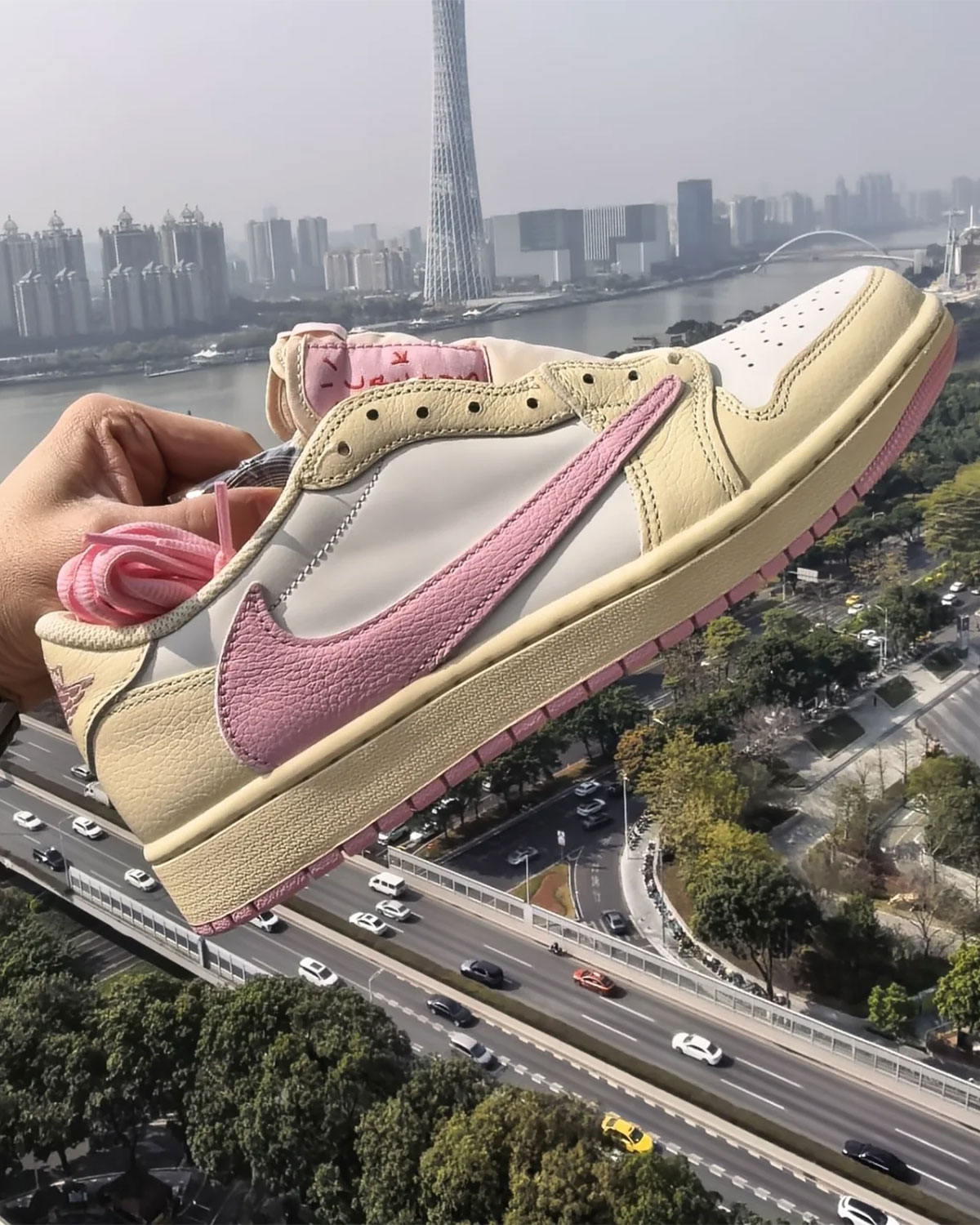 Travis Scott Jordan 1 Low Pink Iq7604 100 1 57da69