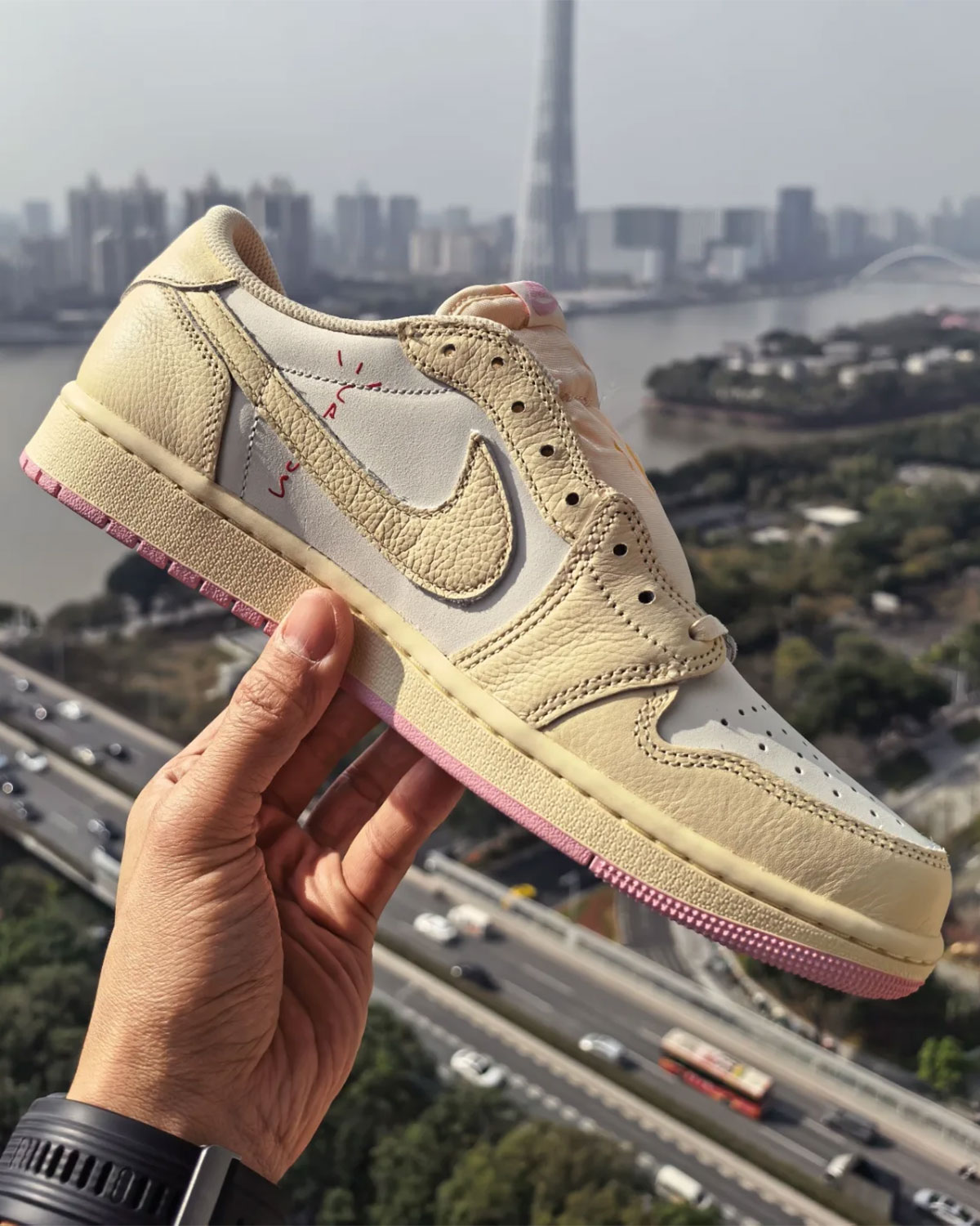 Travis Scott Jordan 1 Low Pink Iq7604 100 4 38211b