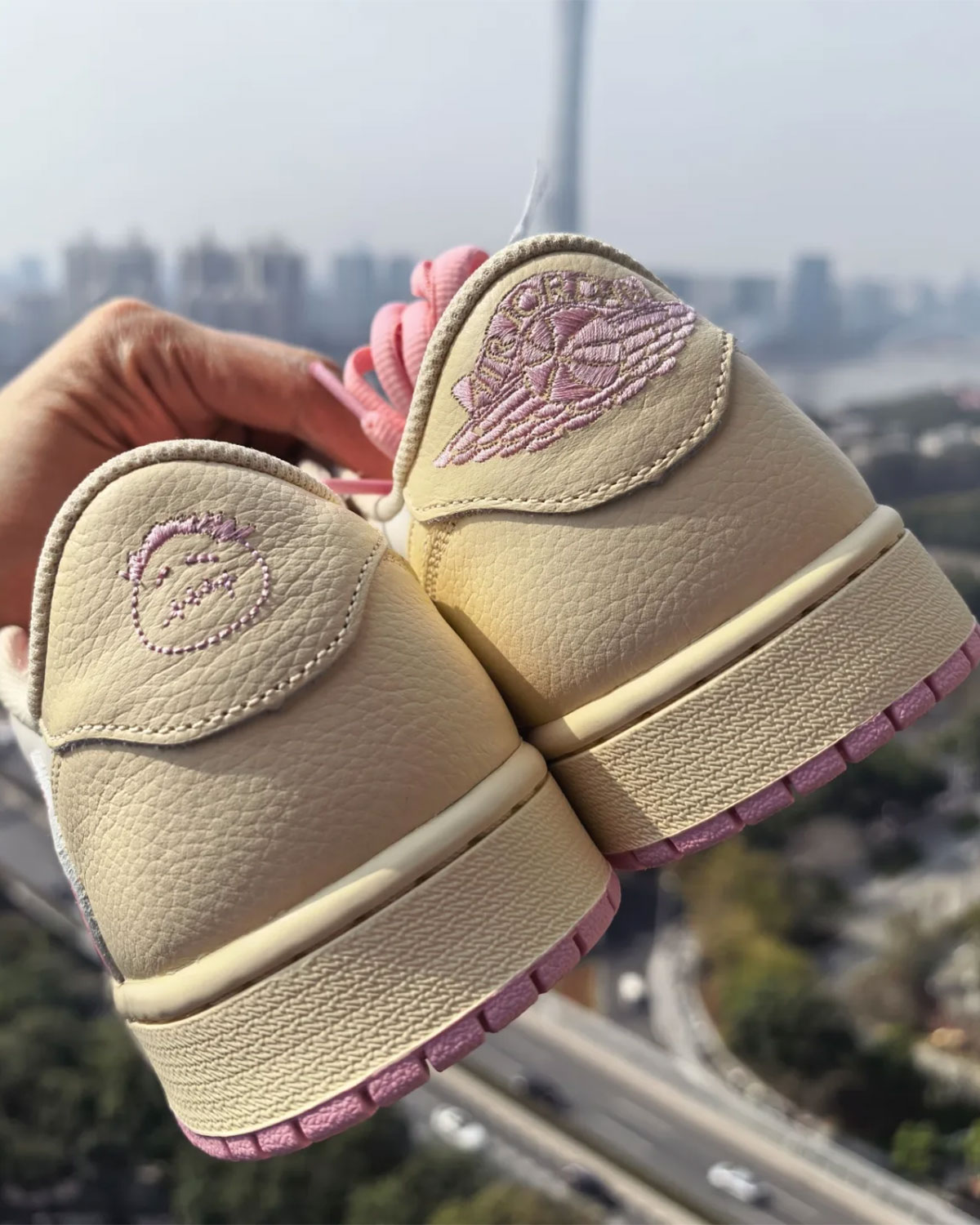 Travis Scott Jordan 1 Low Pink Iq7604 100 5 Cf22ee
