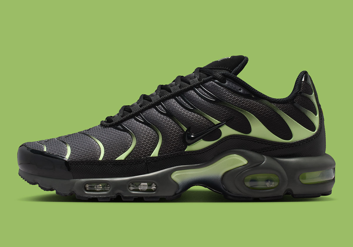 Nike Air Max Plus Iron Grey Light Liquid Lime Black Dm0032 035 2