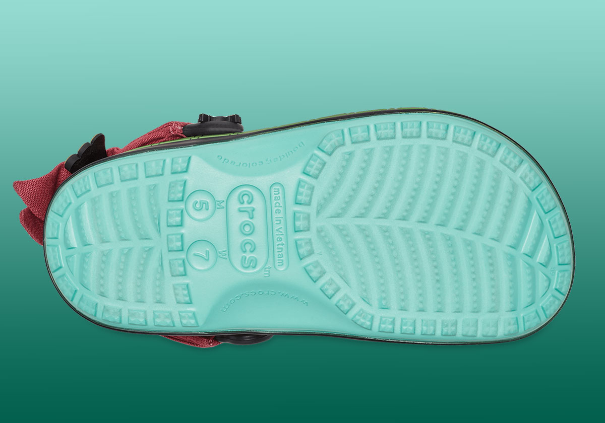 One Piece Crocs Classic Clog Zoro 212953 90h 1