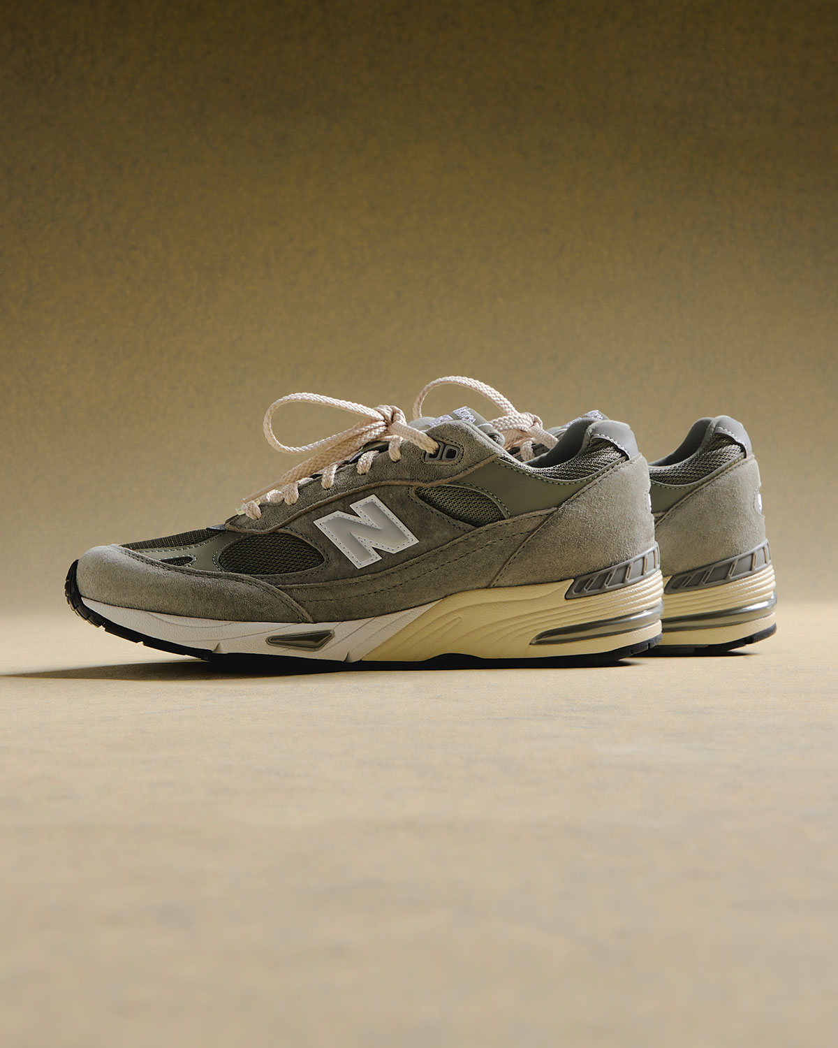 Kith New Balance 991 Moonrock 4