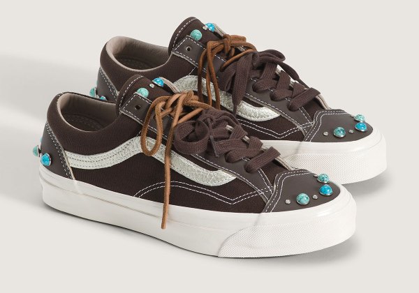 Vans Skool Rhinestone The Vans Old Skool Stays Hot With Two Premium