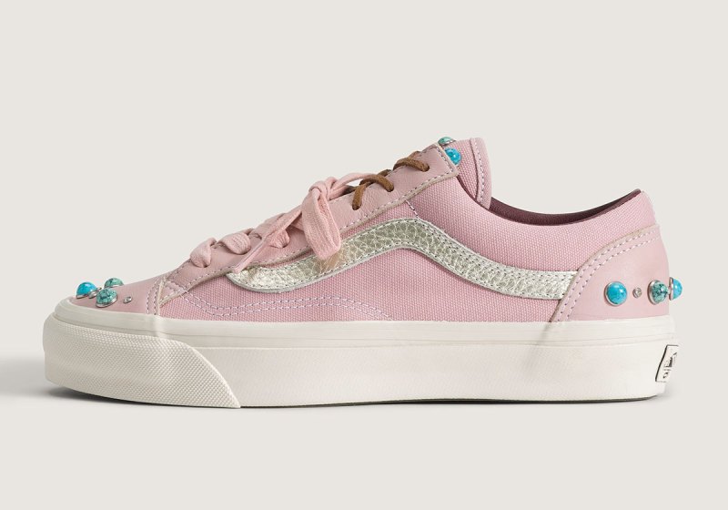 Vans Skool Rhinestone The Vans Old Skool Stays Hot With Two Premium