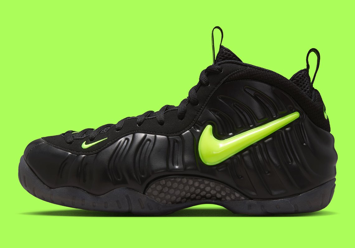 Nike Air Foamposite Pro Voltage HF0794-002 | SneakerNews.com display picture 3