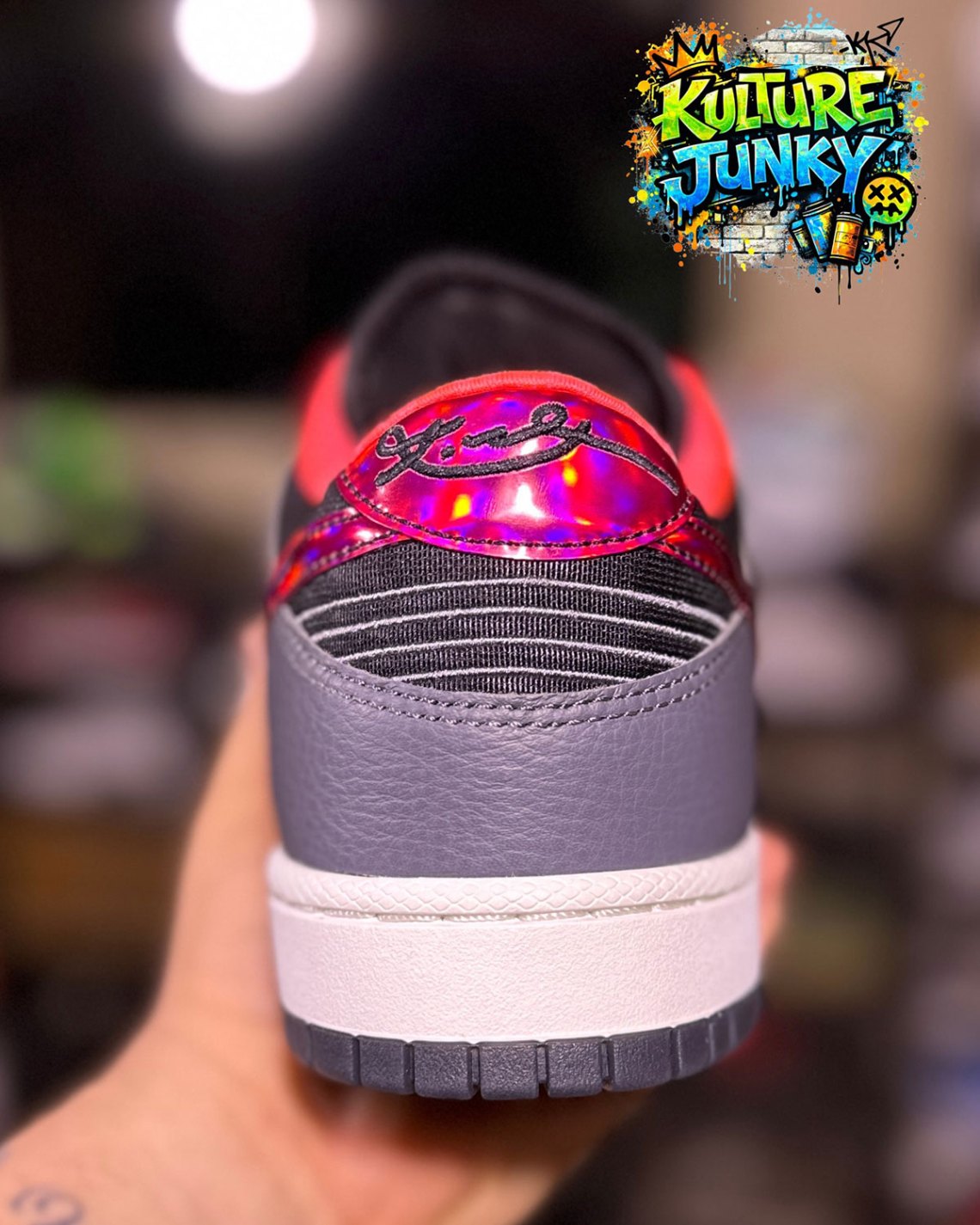 Kobe Bryant Nike Dunk Low Protro WNBA | SneakerNews.com display picture 1