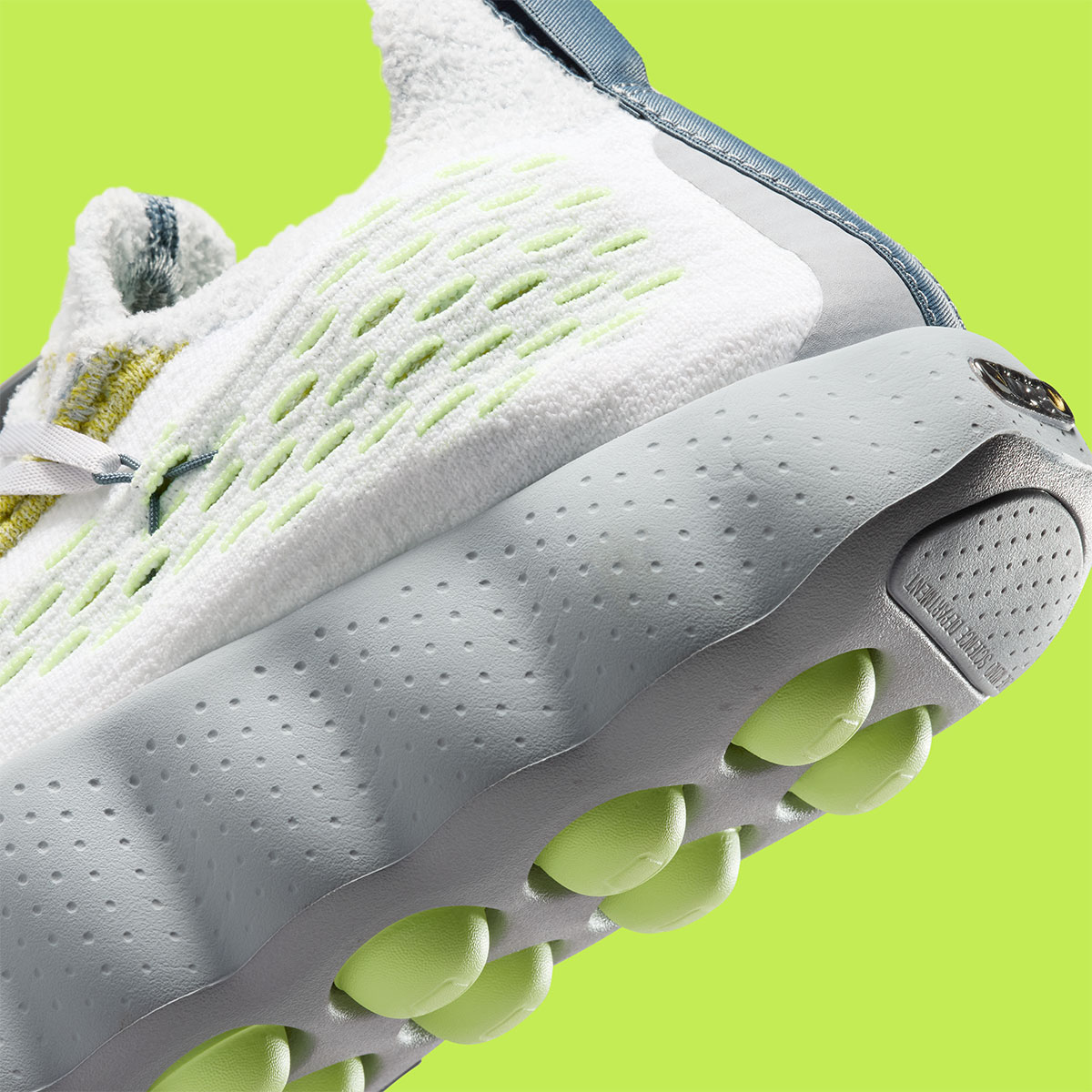 Nike Mind 002 Ir2176 100 9
