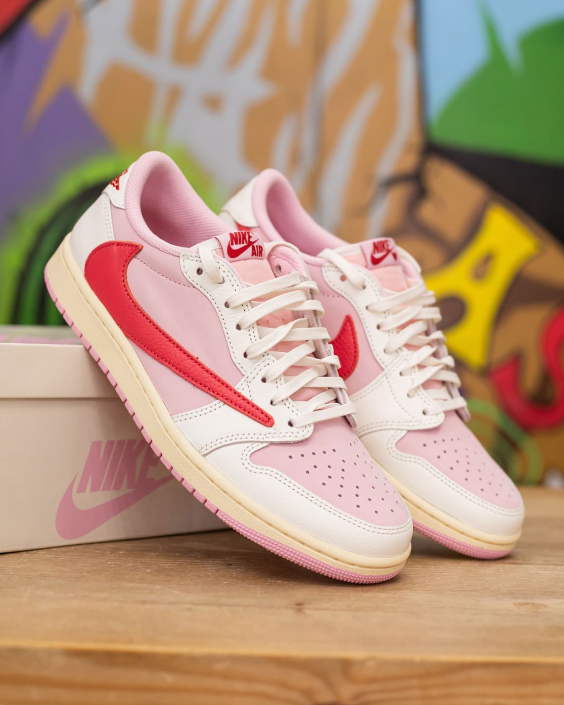 Travis Scott Jordan 1 Low 