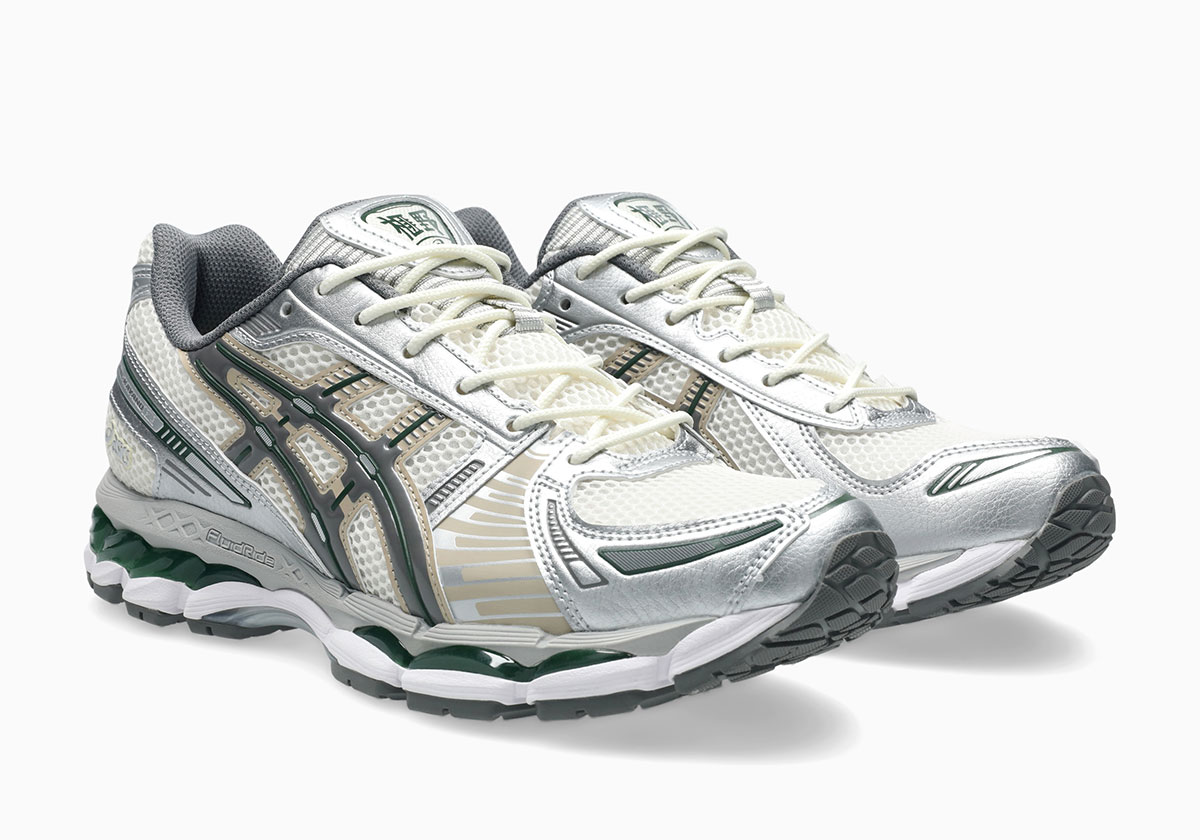 Cream And Carbon Combine On This ASICS GEL-Kayano 12.1