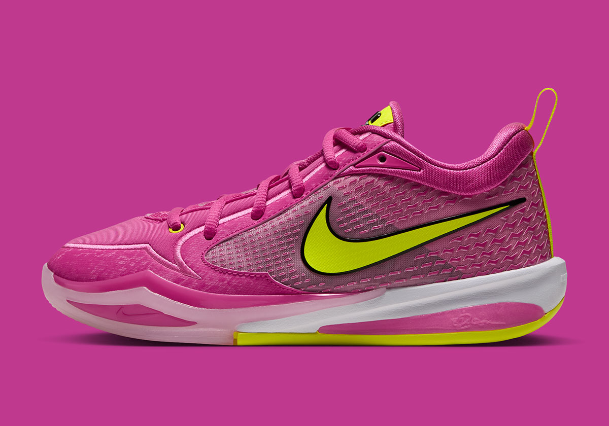 Nike Sabrina 4 Gs Atomic Pink 1