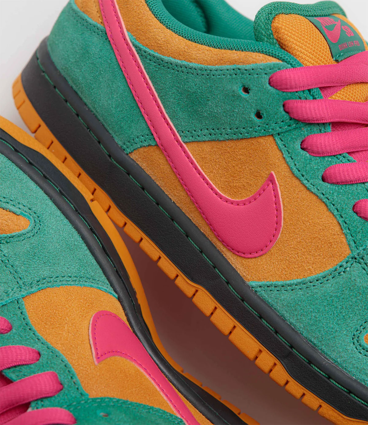 Nike Sb Dunk Low Green Noise Watermelon Light Curry Off Noir Hq1625 301 Release Date 3