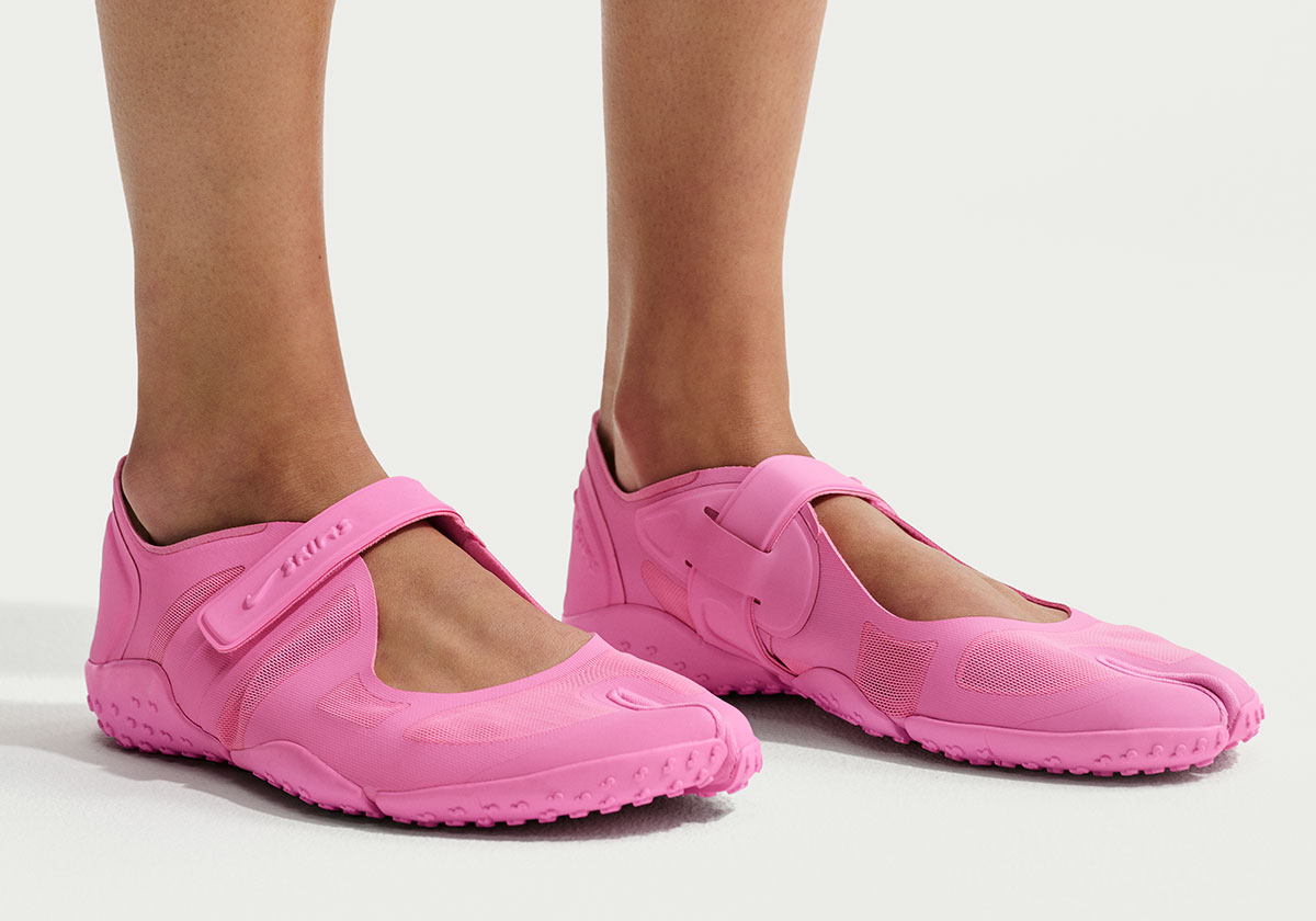 Kim Kardashian’s NikeSKIMS Rift Mesh Is Back In “Psychic Pink”