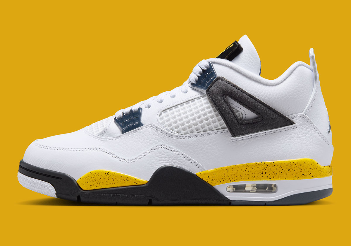 Tour Yellow Jordan 4s 10