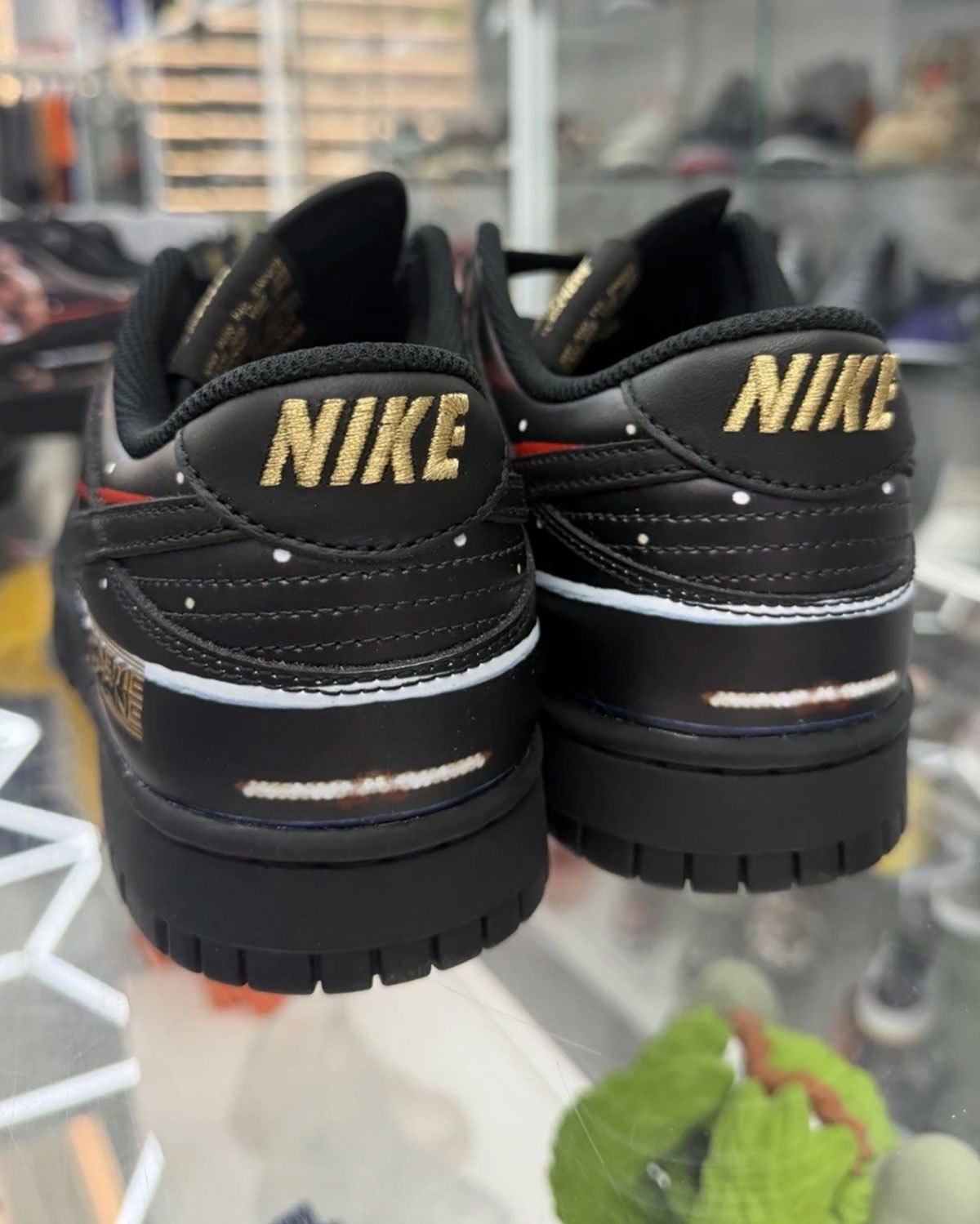 Nike-Dunk-Low-Supreme-Martine-Yantax