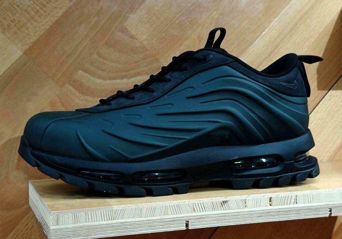 First Look At The Nike Goadome Low Foamposite