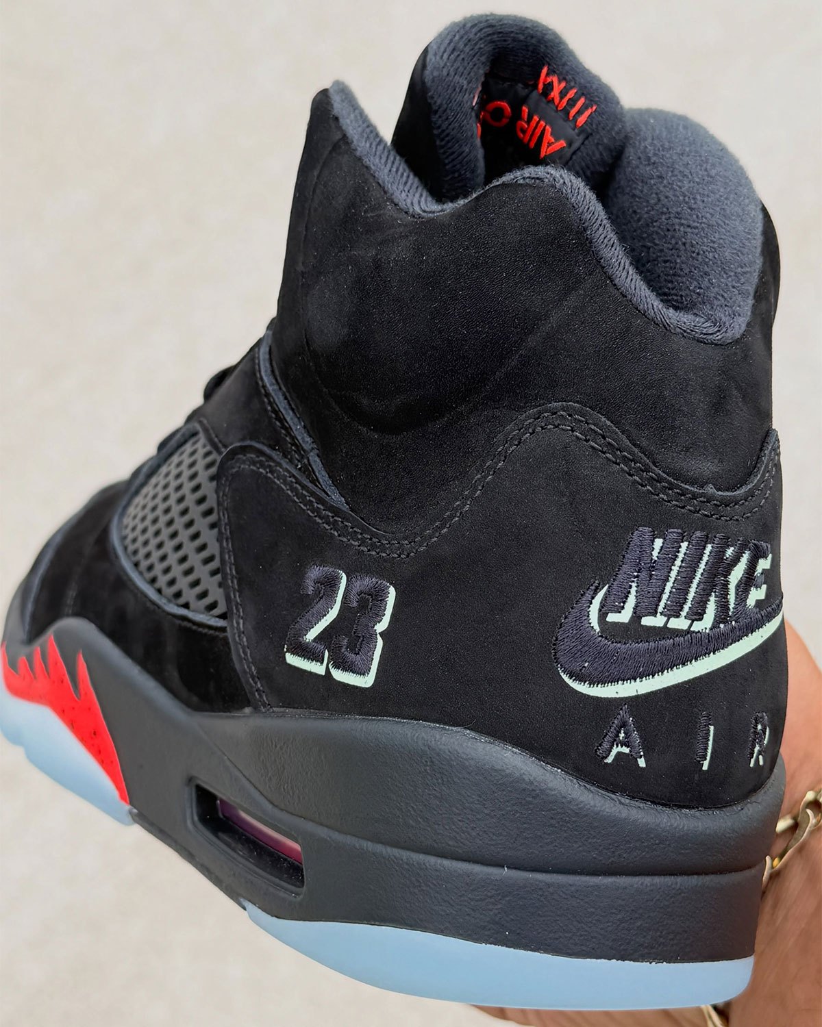 Air-Jordan-5-Retro-Halloween-Detalle2-Yantax
